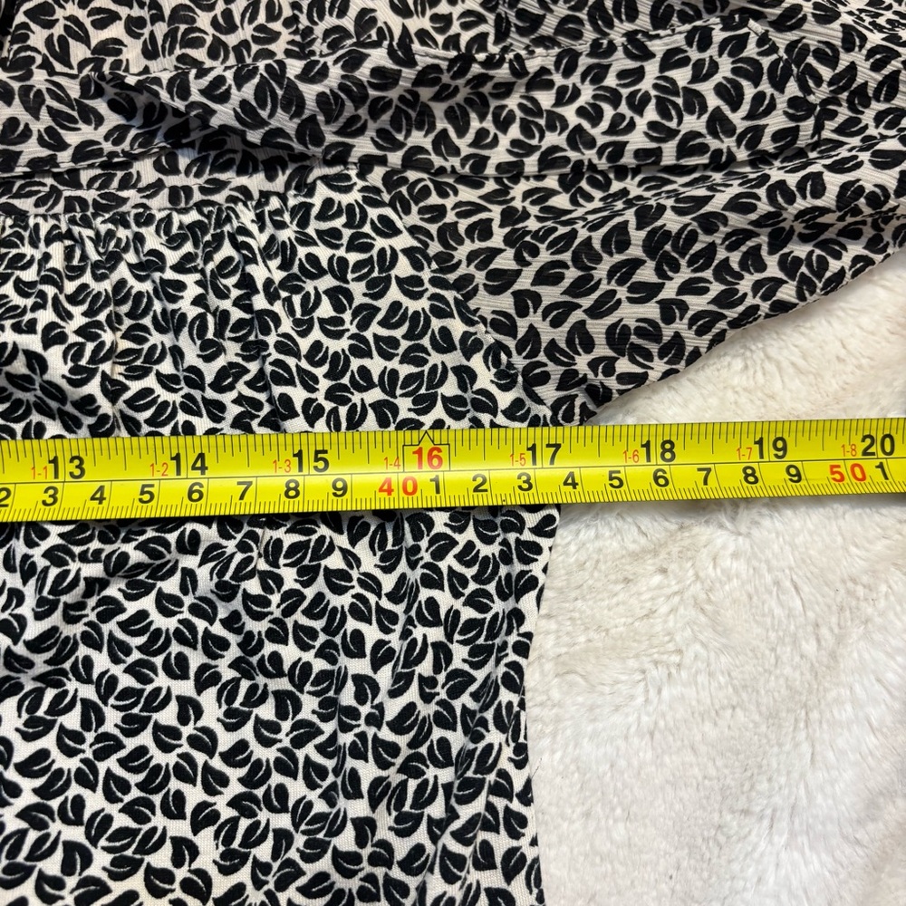 🇺🇸 LOFT Blouse XXSP Peasant Top White Black Leaf Print Keyhole Ties Buttons - Picture 11 of 13